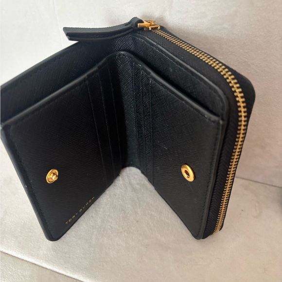 Tory Burch Emerson Wallet - Picture 3 of 6